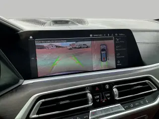BMW X7 2020 con tracción en las cuatro ruedas M50i, vehículo de actividad deportiva de 4 puertas
