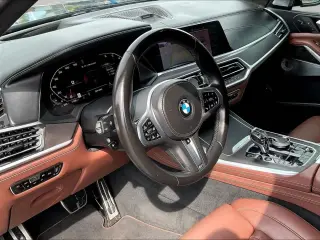 BMW X7 2020 con tracción en las cuatro ruedas M50i, vehículo de actividad deportiva de 4 puertas