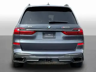 BMW X7 2020 con tracción en las cuatro ruedas M50i, vehículo de actividad deportiva de 4 puertas