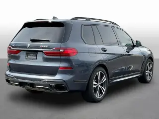 BMW X7 2020 con tracción en las cuatro ruedas M50i, vehículo de actividad deportiva de 4 puertas