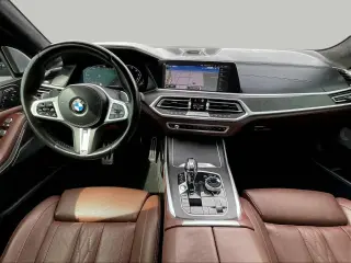 BMW X7 2020 con tracción en las cuatro ruedas M50i, vehículo de actividad deportiva de 4 puertas