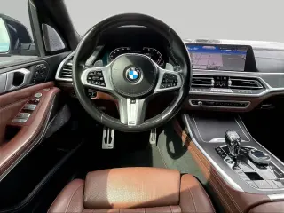 BMW X7 2020 con tracción en las cuatro ruedas M50i, vehículo de actividad deportiva de 4 puertas