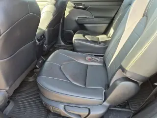 Toyota Highlander 2023 AWD L 4dr SUV