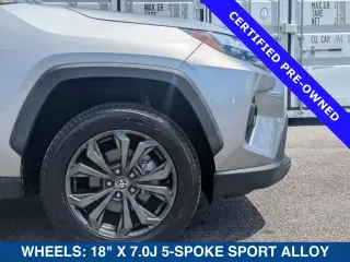 Toyota RAV4 Hybrid 2022 con tracción en las cuatro ruedas XLE Premium 4dr SUV