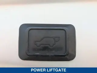 Toyota RAV4 Hybrid 2022 con tracción en las cuatro ruedas XLE Premium 4dr SUV
