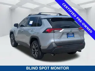 Toyota RAV4 Hybrid 2022 con tracción en las cuatro ruedas XLE Premium 4dr SUV