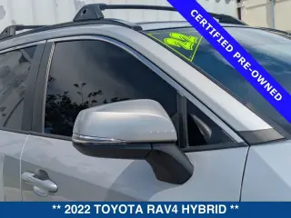 Toyota RAV4 Hybrid 2022 con tracción en las cuatro ruedas XLE Premium 4dr SUV