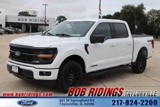 Ford F-150 2024 4x4 XLT 4dr SuperCrew con cabina de 5.5 pies de largo.