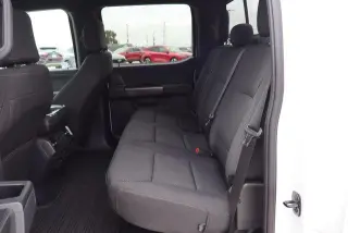 Ford F-150 2024 4x4 XLT 4dr SuperCrew con cabina de 5.5 pies de largo.