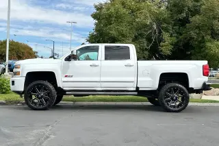Chevrolet Silverado 2500HD 2018 4x4 LTZ 4dr Cab de Tren