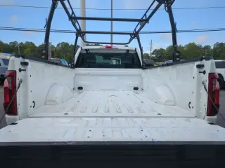 Ford F-150 2024 4x2 XL 2dr Cab regular 8 ft.