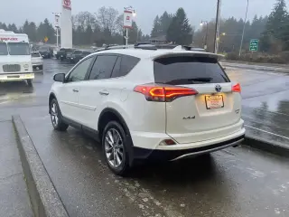 Toyota RAV4 2017 AWD Limited 4dr SUV