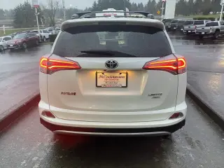 Toyota RAV4 2017 AWD Limited 4dr SUV