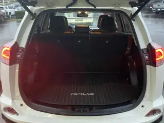 Toyota RAV4 2017 AWD Limited 4dr SUV