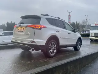 Toyota RAV4 2017 AWD Limited 4dr SUV