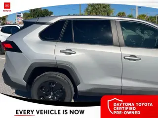 Toyota RAV4 2024 LE 4dr SUV