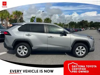 Toyota RAV4 2024 LE 4dr SUV