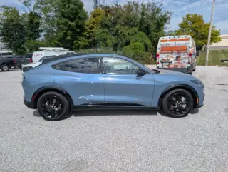 Ford Mustang Mach-E 2023 AWD Premium 4dr SUV