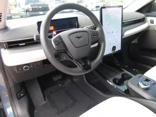 Ford Mustang Mach-E 2023 Premium 4dr SUV