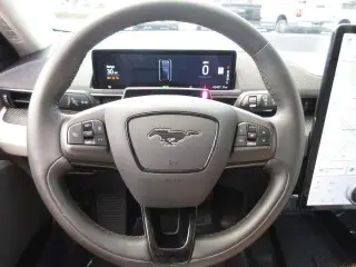 Ford Mustang Mach-E 2023 Premium 4dr SUV