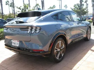 Ford Mustang Mach-E 2023 Premium 4dr SUV