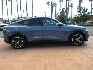 Ford Mustang Mach-E 2023 Premium 4dr SUV