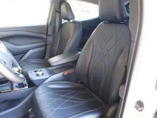 Ford Mustang Mach-E 2023 Select 4dr SUV