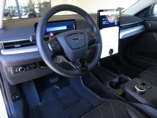 Ford Mustang Mach-E 2023 Select 4dr SUV