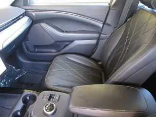 Ford Mustang Mach-E 2023 Select 4dr SUV