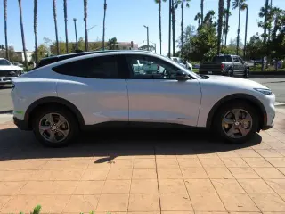 Ford Mustang Mach-E 2023 Select 4dr SUV