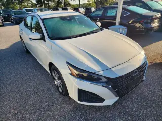 Nissan Altima 2023 2.5 S 4dr Sedán
