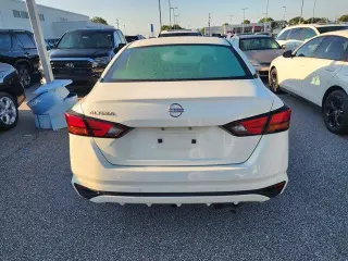 Nissan Altima 2023 2.5 S 4dr Sedán