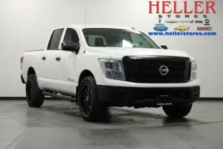 Nissan Titan 2019 4x4 S 4p Cabaña de Tripulante