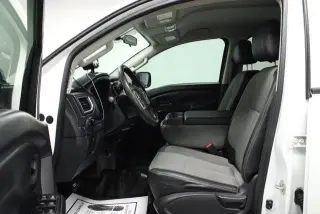 Nissan Titan 2019 4x4 S 4p Cabaña de Tripulante