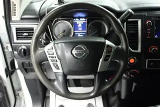 Nissan Titan 2019 4x4 S 4p Cabaña de Tripulante