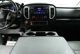 Nissan Titan 2019 4x4 S 4p Cabaña de Tripulante