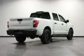 Nissan Titan 2019 4x4 S 4p Cabaña de Tripulante