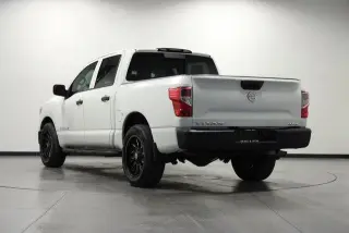 Nissan Titan 2019 4x4 S 4p Cabaña de Tripulante