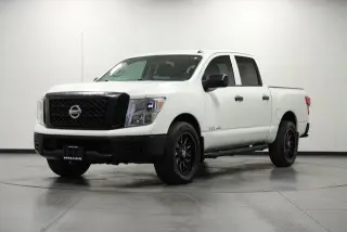 Nissan Titan 2019 4x4 S 4p Cabaña de Tripulante