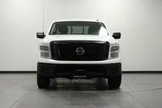 Nissan Titan 2019 4x4 S 4p Cabaña de Tripulante