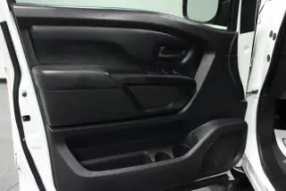 Nissan Titan 2019 4x4 S 4p Cabaña de Tripulante