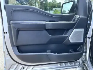 Ford F-150 2023 4x4 Lariat 4dr SuperCrew 5.5 ft. SB
