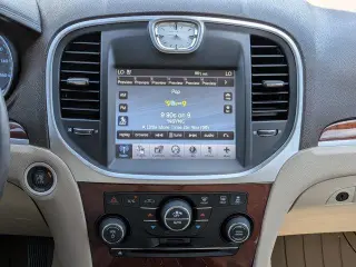 Chrysler 300 2011 C 4dr Sedan