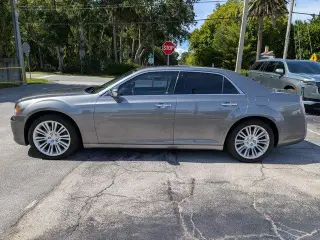 Chrysler 300 2011 C 4dr Sedan