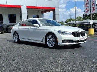 BMW Serie 7 2019 750i 4p Sedan