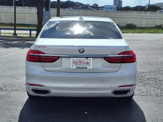 BMW Serie 7 2019 750i 4p Sedan