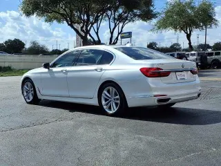 BMW Serie 7 2019 750i 4p Sedan
