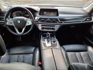 BMW Serie 7 2019 750i 4p Sedan