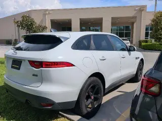 Jaguar F-PACE 2020 tracción en las cuatro ruedas 25t Premium SUV 4p