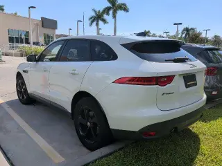 Jaguar F-PACE 2020 tracción en las cuatro ruedas 25t Premium SUV 4p